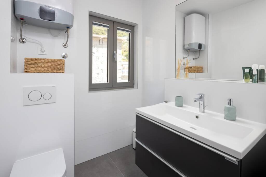 Apartamento Holiday In Bol **** Green Exterior foto
