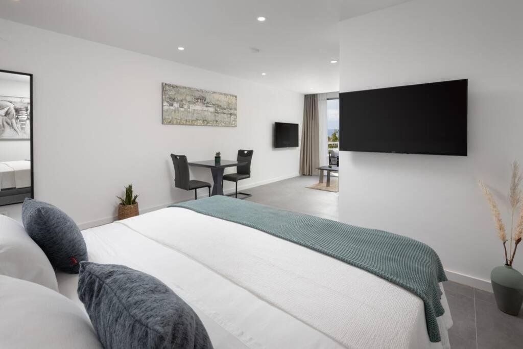 Apartamento Holiday In Bol **** Green Exterior foto
